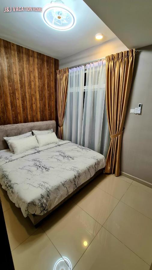 J&J Vacation Home@Novo8 Residence Kampong Tambak Экстерьер фото